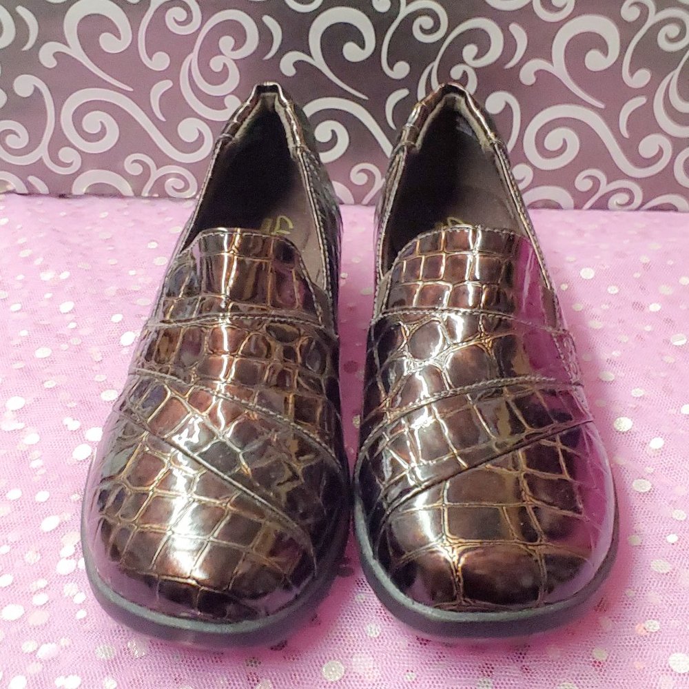 Clarks clog Size 9